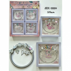 А Браслет «Fashion Jewellery» с украшениями (пружинка)