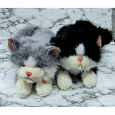 А Мягкая игрушка кошка лежачая