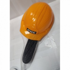 Игровой набор каска с пилой в сетке.34*17