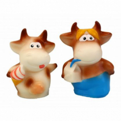 Игрушка пластмасс. Быки "Кефирчик и Мороженка" (белый). Весна Фигурки из ПВХ в наборе